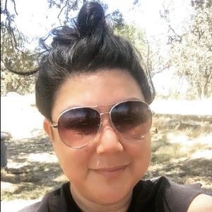 Meet your Posher, Monica